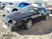 1991 Chevrolet Camaro с VIN 1G1FP23F0ML137552, выставлен на аукционе Copart как лот 74222994 с пробегом 131 039 миль миль и Списание • Salvage title. История ставок и продаж доступна на DreamBid. Изображение 1.