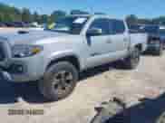 2019 Toyota Tacoma TRD Off Road z VIN 3TMCZ5AN2KM207371, wystawiony jako IAAI lot #43130878 z przebiegiem 104 178 mil mil oraz . Historia ofert i sprzedaży dostępna na DreamBid. Obrazek 17.