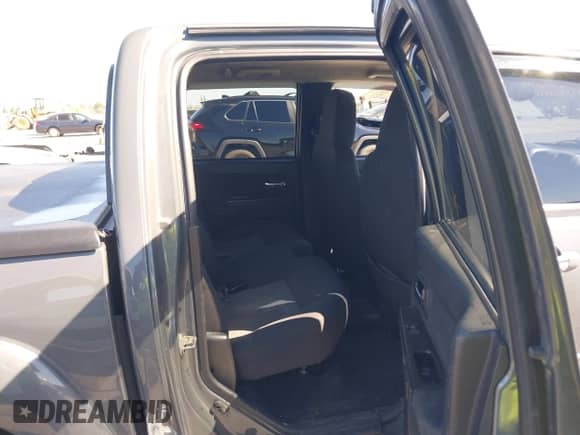 2012 Chevrolet Colorado 2LT with VIN 1GCHTDFE5C8147652, listed as a IAAI auction lot 42900258 with 178,241 mi miles and . Bid and sale history available at DreamBid. Image 8.
