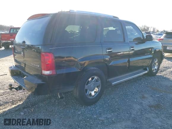 2006 Cadillac Escalade с VIN 1GYEC63N06R139020, выставлен на аукционе IAAI как лот 41399221 с пробегом 241 893 миль миль и . История ставок и продаж доступна на DreamBid. Изображение 4.