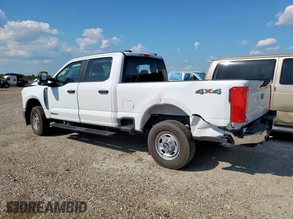 2024 Ford F-250 XL с VIN 1FT7W2BT9REF83927, выставлен на аукционе Copart как лот 52685335 с пробегом 13 228 миль миль и Списание • Salvage title. История ставок и продаж доступна на DreamBid. Изображение 2.