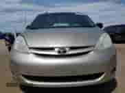 2010 Toyota Sienna CE с VIN 5TDKK4CC1AS337677, выставлен на аукционе Copart как лот 65573065 с пробегом 84 827 миль миль и Списание • Salvage title. История ставок и продаж доступна на DreamBid. Изображение 5.