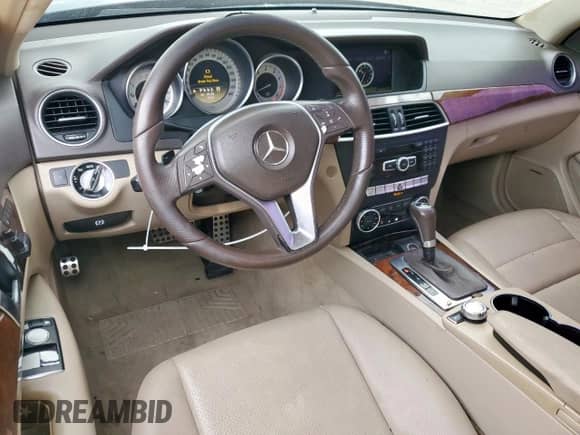 2012 Mercedes-Benz C 350 z VIN WDDGJ5HB5CF819396, wystawiony jako Copart lot #58517885 z przebiegiem 121 025 mil mil oraz Szkoda całkowita • Salvage title. Historia ofert i sprzedaży dostępna na DreamBid. Obrazek 8.