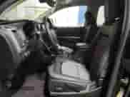 2020 Chevrolet Colorado 4WD Z71 z VIN 1GCPTDE10L1194445, wystawiony jako Copart lot #84459884 z przebiegiem 142 226 mil mil oraz Szkoda całkowita • Salvage title. Historia ofert i sprzedaży dostępna na DreamBid. Obrazek 7.