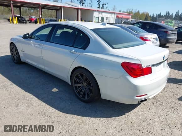 2009 BMW 7 Series 750Li с VIN WBAKB83549CY59299, выставлен на аукционе IAAI как лот 42040718 с пробегом 129 236 миль миль и . История ставок и продаж доступна на DreamBid. Изображение 3.