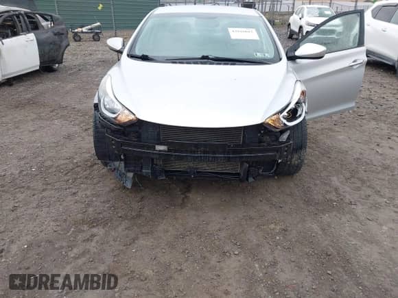 2015 Hyundai Elantra SE z VIN 5NPDH4AE1FH605054, wystawiony jako IAAI lot #43516615 z przebiegiem 102 368 mil mil oraz . Historia ofert i sprzedaży dostępna na DreamBid. Obrazek 6.