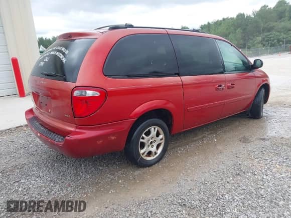 2004 Dodge Caravan SXT with VIN 2D4GP44L34R602895, listed as a IAAI auction lot 42956758 with 209,575 mi miles and . Bid and sale history available at DreamBid. Image 4.
