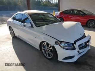 2017 Mercedes-Benz C 350e z VIN 55SWF4HB4HU218637, wystawiony jako IAAI lot #43264086 z przebiegiem 67 074 mil mil oraz . Historia ofert i sprzedaży dostępna na DreamBid. Obrazek 1.