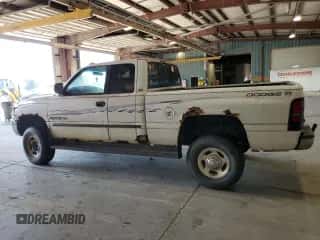 2000 Dodge 2500 с VIN 3B7KF23Z2YG101657, выставлен на аукционе Copart как лот 65680035 с пробегом Не указан миль и Чистый • Clean title. История ставок и продаж доступна на DreamBid. Изображение 2.