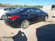 2011 Hyundai Sonata SE z VIN 5NPEC4AC3BH168797, wystawiony jako IAAI lot #43412178 z przebiegiem Nie podano mil oraz . Historia ofert i sprzedaży dostępna na DreamBid. Obrazek 4.