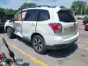 2018 Subaru Forester Premium z VIN JF2SJAGC9JH465554, wystawiony jako IAAI lot #42656773 z przebiegiem Nie podano mil oraz . Historia ofert i sprzedaży dostępna na DreamBid. Obrazek 3.