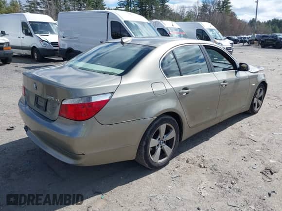 2007 BMW 5 Series с VIN WBANF33547CS41532, выставлен на аукционе IAAI как лот 42047518 с пробегом 217 725 миль миль и . История ставок и продаж доступна на DreamBid. Изображение 4.