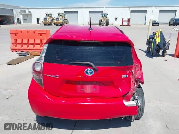 2014 Toyota Prius One z VIN JTDKDTB34E1069314, wystawiony jako IAAI lot #42018518 z przebiegiem 170 929 mil mil oraz . Historia ofert i sprzedaży dostępna na DreamBid. Obrazek 17.