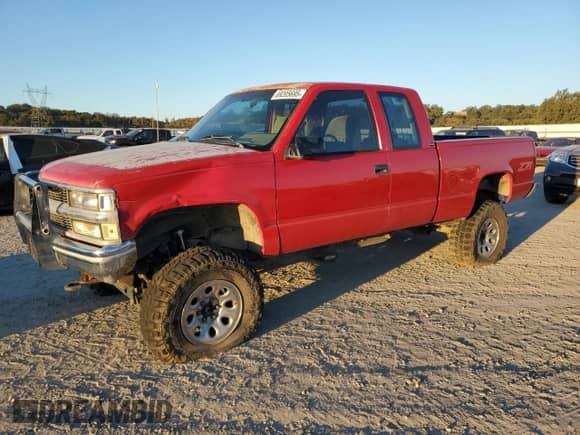 1994 GMC Sierra 1500 с VIN 2GTEK19K8R1568444, выставлен на аукционе Copart как лот 69205695 с пробегом 213 619 миль миль и Чистый • Clean title. История ставок и продаж доступна на DreamBid. Изображение 1.