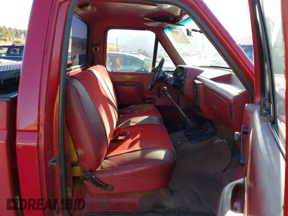 1988 Ford F-150 z VIN 1FTDF15YXJPA77780, wystawiony jako IAAI lot #43530580 z przebiegiem 315 882 mil mil oraz . Historia ofert i sprzedaży dostępna na DreamBid. Obrazek 5.