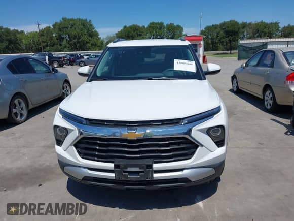 2025 Chevrolet TrailBlazer LT with VIN KL79MPSPXSB137174, listed as a IAAI auction lot 43005448 with 18,846 mi miles and . Bid and sale history available at DreamBid. Image 12.