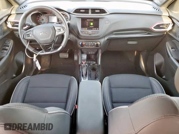 2023 Chevrolet TrailBlazer RS с VIN KL79MTSL9PB086070, выставлен на аукционе Copart как лот 67767405 с пробегом 54 128 миль миль и Списание • Salvage title. История ставок и продаж доступна на DreamBid. Изображение 8.
