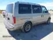 2002 Chevrolet Astro z VIN 1GNDM19X02B142648, wystawiony jako IAAI lot #42939901 z przebiegiem 184 077 mil mil oraz . Historia ofert i sprzedaży dostępna na DreamBid. Obrazek 4.
