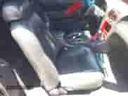 2002 Ford Mustang GT Deluxe z VIN 1FAFP45X92F229236, wystawiony jako IAAI lot #42565552 z przebiegiem 122 504 mil mil oraz . Historia ofert i sprzedaży dostępna na DreamBid. Obrazek 5.