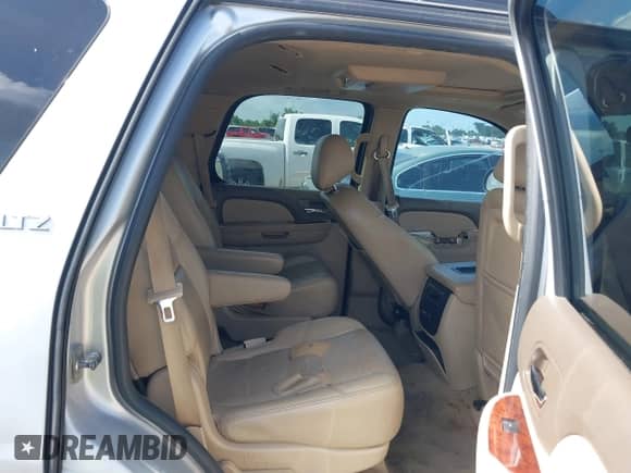 2014 Chevrolet Tahoe LTZ с VIN 1GNSCCE03ER146431, выставлен на аукционе IAAI как лот 42420315 с пробегом 197 950 миль миль и . История ставок и продаж доступна на DreamBid. Изображение 8.