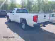 2018 Chevrolet Silverado 1500 Work Truck z VIN 1GCNCNEH0JZ294408, wystawiony jako IAAI lot #42211988 z przebiegiem 116 712 mil mil oraz . Historia ofert i sprzedaży dostępna na DreamBid. Obrazek 3.