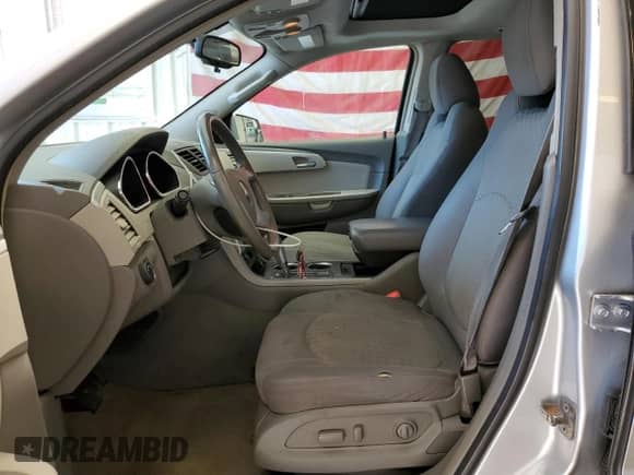 2009 Chevrolet Traverse 2LT with VIN 1GNEV23D79S102454, listed as a Copart auction lot 84747695 with 149,141 mi miles and Clean title. Bid and sale history available at DreamBid. Image 7.