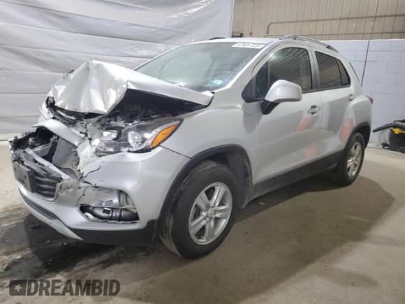 2022 Chevrolet Trax LT with VIN KL7CJPSM9NB562975, listed as a Copart auction lot 67681725 with 31,229 mi miles and Salvage title. Bid and sale history available at DreamBid. Image 1.