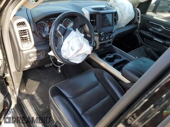 2021 Ram 1500 Laramie z VIN 1C6RREDT3MN628598, wystawiony jako Copart lot #63163475 z przebiegiem 116 871 mil mil oraz Szkoda całkowita • Salvage title. Historia ofert i sprzedaży dostępna na DreamBid. Obrazek 8.