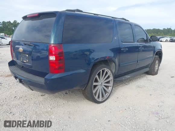 2007 Chevrolet Suburban LTZ with VIN 3GNFK16347G107416, listed as a IAAI auction lot 43253061 with Not provided miles and . Bid and sale history available at DreamBid. Image 4.