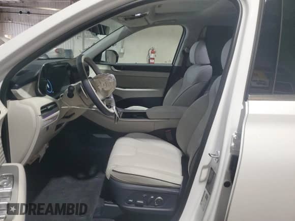 2025 Hyundai Palisade Calligraphy z VIN KM8R7DGE0SU951463, wystawiony jako Copart lot #82120605 z przebiegiem 1 313 mil mil oraz Szkoda całkowita • Salvage title. Historia ofert i sprzedaży dostępna na DreamBid. Obrazek 7.