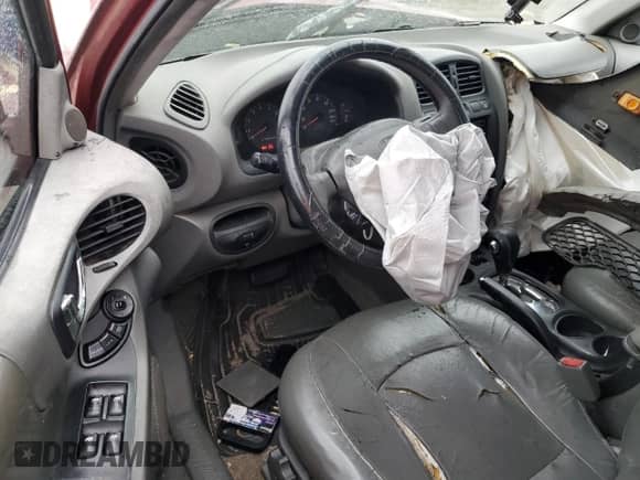 2002 Hyundai Santa Fe GLS с VIN KM8SC13D12U296514, выставлен на аукционе Copart как лот 47805475 с пробегом 188 322 миль миль и Списание • Salvage title. История ставок и продаж доступна на DreamBid. Изображение 8.