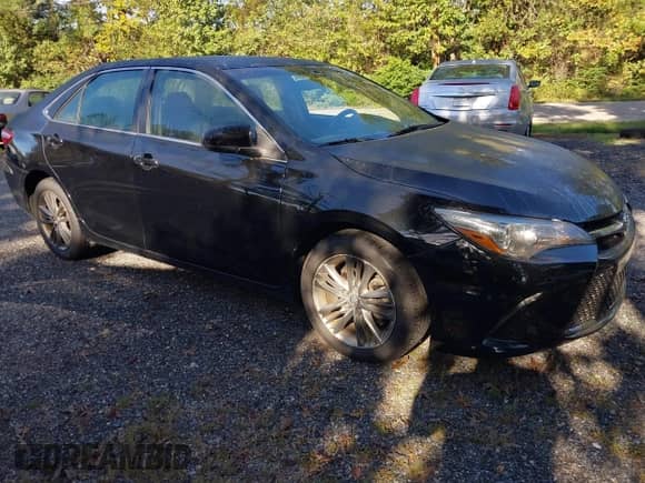 2017 Toyota Camry LE z VIN 4T1BF1FK4HU423539, wystawiony jako IAAI lot #43380588 z przebiegiem 126 683 mil mil oraz . Historia ofert i sprzedaży dostępna na DreamBid. Obrazek 1.