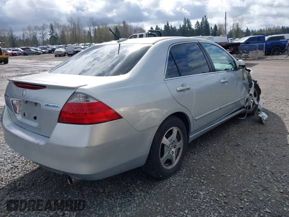 2007 Honda Accord with VIN JHMCN36407C800024, listed as a IAAI auction lot 41933455 with 138,104 mi miles and . Bid and sale history available at DreamBid. Image 4.
