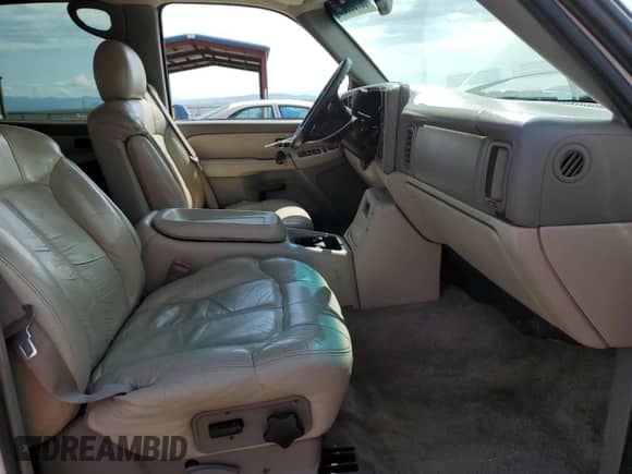 2000 Chevrolet Tahoe LS с VIN 1GNEK13T1YJ170876, выставлен на аукционе Copart как лот 60708925 с пробегом Не указан миль и Чистый • Clean title. История ставок и продаж доступна на DreamBid. Изображение 7.