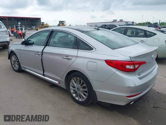 2015 Hyundai Sonata Sport z VIN 5NPE34AF7FH256185, wystawiony jako IAAI lot #42512254 z przebiegiem 120 783 mil mil oraz . Historia ofert i sprzedaży dostępna na DreamBid. Obrazek 3.