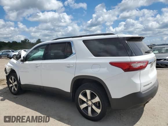 2019 Chevrolet Traverse LT z VIN 1GNEVHKW5KJ251088, wystawiony jako Copart lot #69681405 z przebiegiem Nie podano mil oraz Szkoda całkowita • Salvage title. Historia ofert i sprzedaży dostępna na DreamBid. Obrazek 2.
