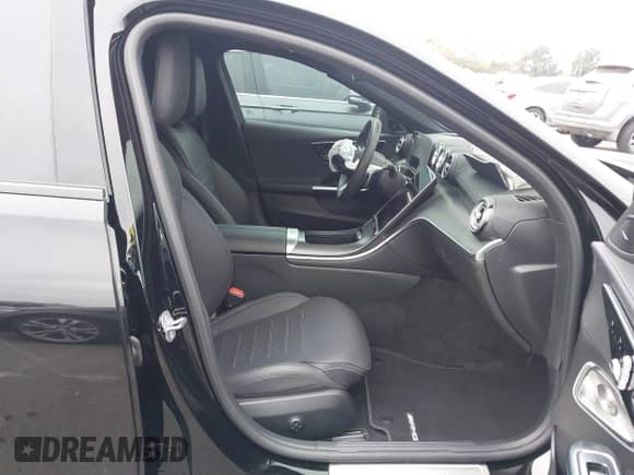 2024 Mercedes-Benz C 300 с VIN W1KAF4HB2RR190933, выставлен на аукционе IAAI как лот 43398611 с пробегом 2 745 миль миль и . История ставок и продаж доступна на DreamBid. Изображение 5.