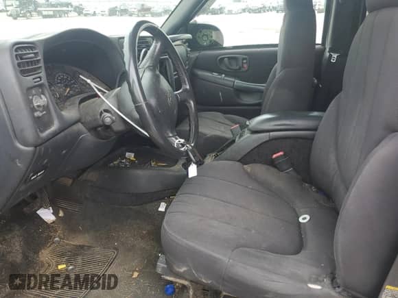 2004 Chevrolet S-10 LS z VIN 1GCDT13X64K143889, wystawiony jako Copart lot #59937835 z przebiegiem 142 274 mil mil oraz Szkoda całkowita • Salvage title. Historia ofert i sprzedaży dostępna na DreamBid. Obrazek 7.