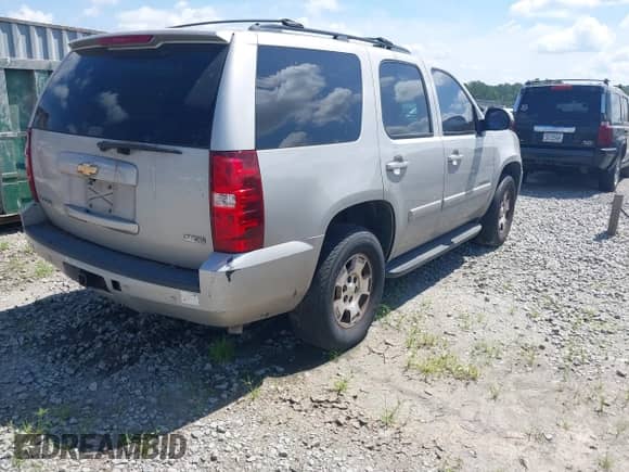 2007 Chevrolet Tahoe LT with VIN 1GNFC130X7R358173, listed as a IAAI auction lot 42840739 with Not provided miles and . Bid and sale history available at DreamBid. Image 4.