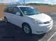 2004 Toyota Sienna XLE z VIN 5TDZA22CX4S094673, wystawiony jako IAAI lot #43298675 z przebiegiem 250 775 mil mil oraz . Historia ofert i sprzedaży dostępna na DreamBid. Obrazek 1.