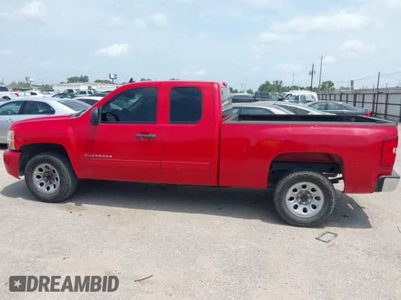 2011 Chevrolet Silverado 1500 LT z VIN 1GCRCSEA6BZ180465, wystawiony jako IAAI lot #42301380 z przebiegiem 80 825 mil mil oraz . Historia ofert i sprzedaży dostępna na DreamBid. Obrazek 14.