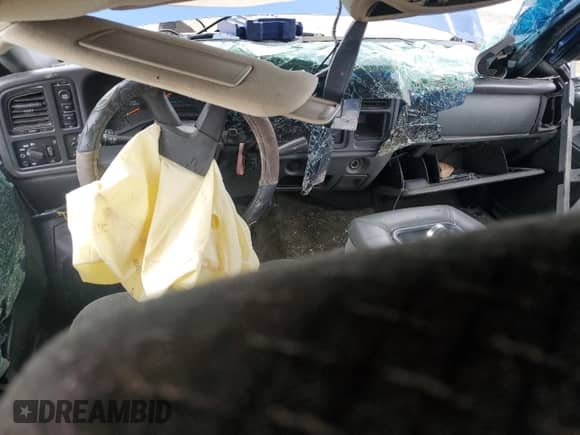 2003 Chevrolet Avalanche with VIN 3GNEK13T23G290714, listed as a Copart auction lot 68165175 with 205,881 mi miles and Salvage title. Bid and sale history available at DreamBid. Image 8.