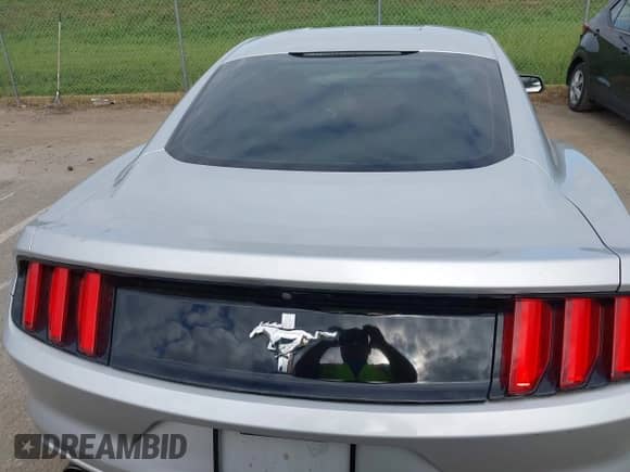 2015 Ford Mustang V6 with VIN 1FA6P8AM8F5412044, listed as a IAAI auction lot 43036649 with 139,717 mi miles and . Bid and sale history available at DreamBid. Image 16.