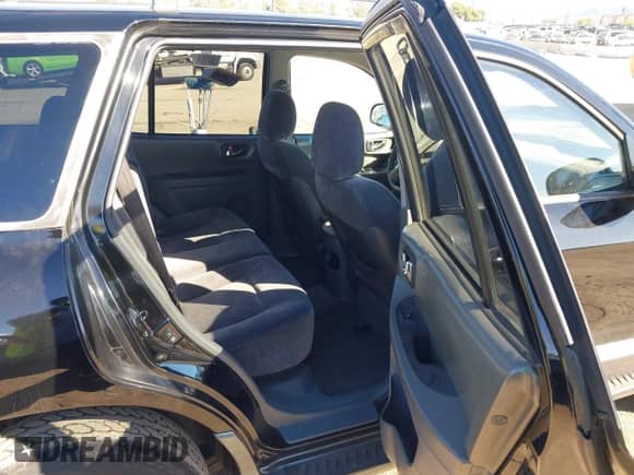 2003 Hyundai Santa Fe GLS с VIN KM8SC13D23U559627, выставлен на аукционе IAAI как лот 43465517 с пробегом 169 962 миль миль и . История ставок и продаж доступна на DreamBid. Изображение 8.