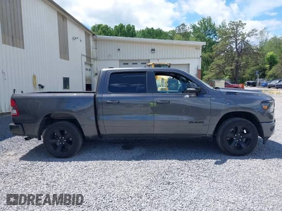 2022 Ram 1500 Big Horn z VIN 1C6RRFFG4NN379347, wystawiony jako IAAI lot #42377532 z przebiegiem 64 311 mil mil oraz . Historia ofert i sprzedaży dostępna na DreamBid. Obrazek 13.