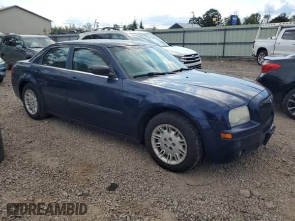 2006 Chrysler 300 with VIN 2C3KA43R16H314210, listed as a Copart auction lot 71820245 with 113,613 mi miles and Salvage title. Bid and sale history available at DreamBid. Image 4.