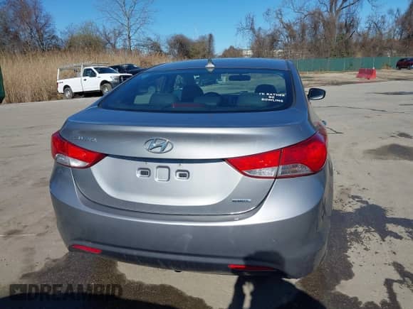 2011 Hyundai Elantra Limited z VIN KMHDH4AE6BU158359, wystawiony jako IAAI lot #41848259 z przebiegiem 126 505 mil mil oraz . Historia ofert i sprzedaży dostępna na DreamBid. Obrazek 16.