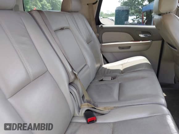 2009 Chevrolet Tahoe with VIN 1GNFK13599R182024, listed as a IAAI auction lot 42436900 with 186,983 mi miles and . Bid and sale history available at DreamBid. Image 8.