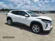 2025 Chevrolet Trax LS with VIN KL77LFEP2SC165657, listed as a Copart auction lot 68445505 with 16,190 mi miles and Salvage title. Bid and sale history available at DreamBid. Image 4.