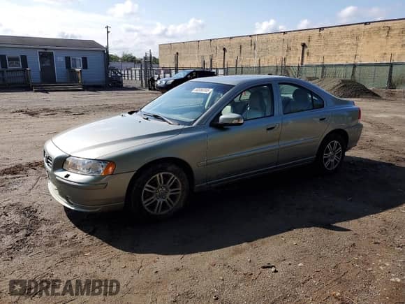 2008 Volvo S60 2.5T с VIN YV1RH592382689429, выставлен на аукционе Copart как лот 58556345 с пробегом 122 357 миль миль и Списание • Salvage title. История ставок и продаж доступна на DreamBid. Изображение 1.